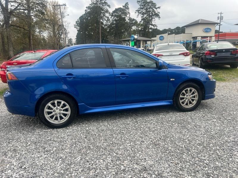 Mitsubishi Lancer ES 2010