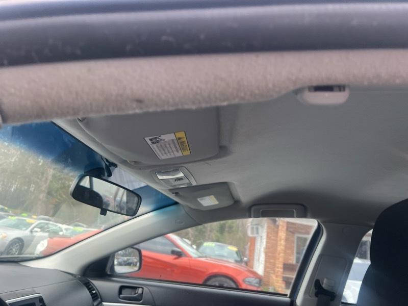 Mitsubishi Lancer ES 2010