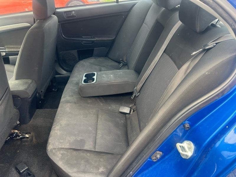 Mitsubishi Lancer ES 2010