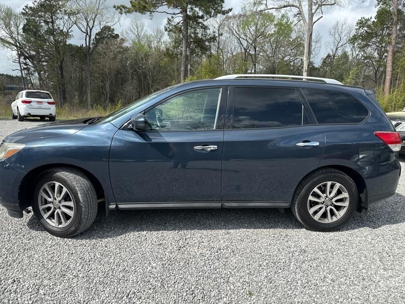 Nissan Pathfinder SV 2WD 2015
