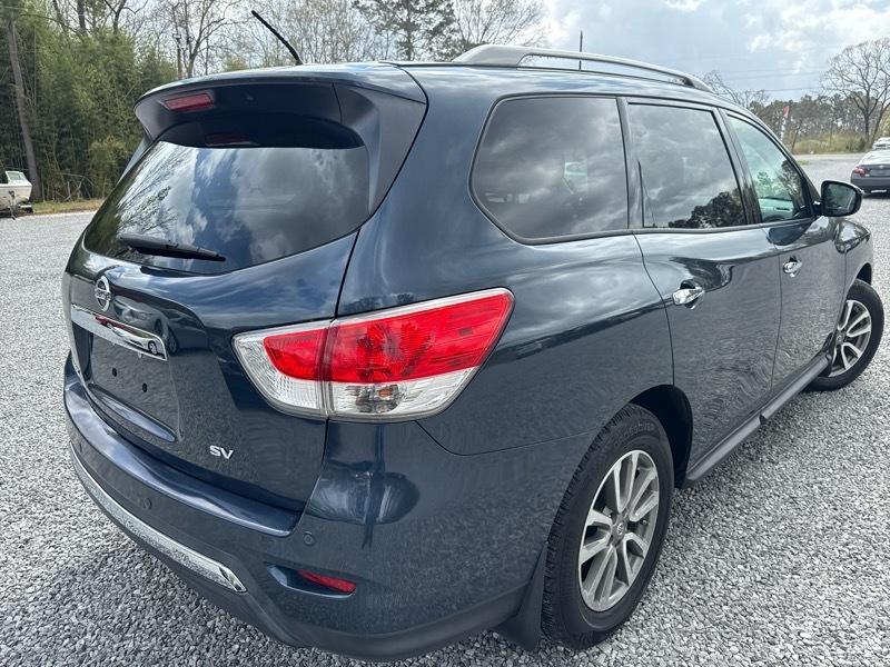 Nissan Pathfinder SV 2WD 2015