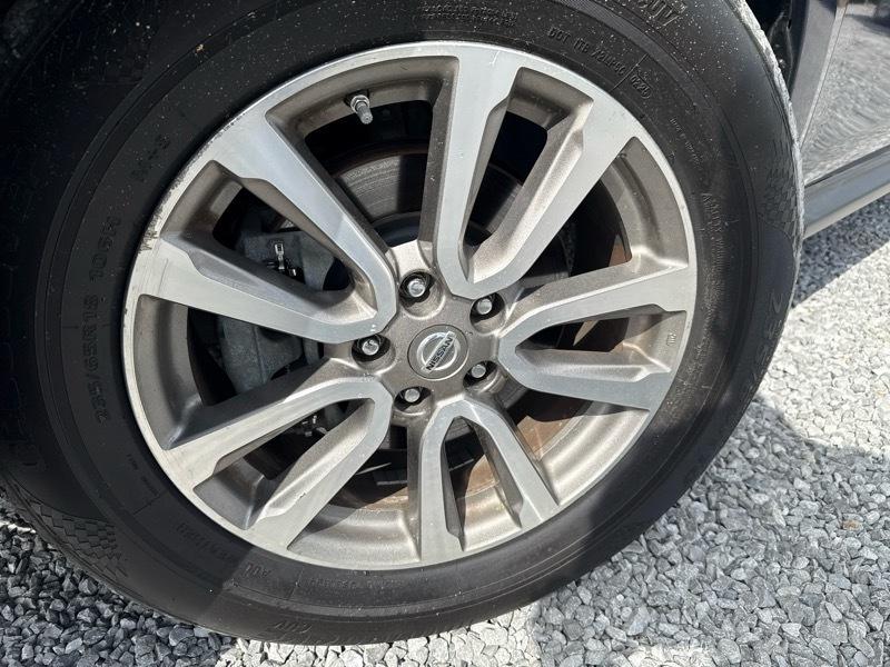 Nissan Pathfinder SV 2WD 2015