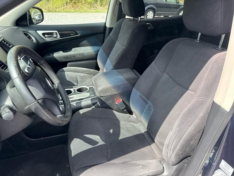 Nissan Pathfinder SV 2WD 2015