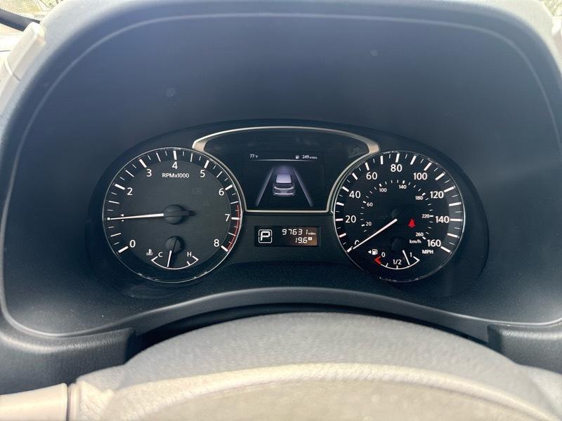 Nissan Pathfinder SV 2WD 2015