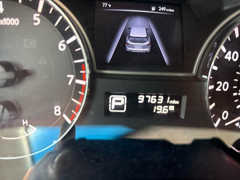 Nissan Pathfinder SV 2WD 2015