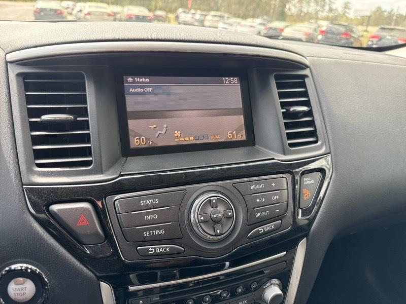 Nissan Pathfinder SV 2WD 2015