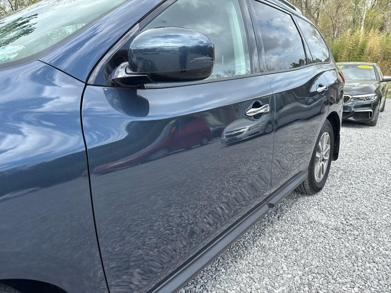 Nissan Pathfinder SV 2WD 2015