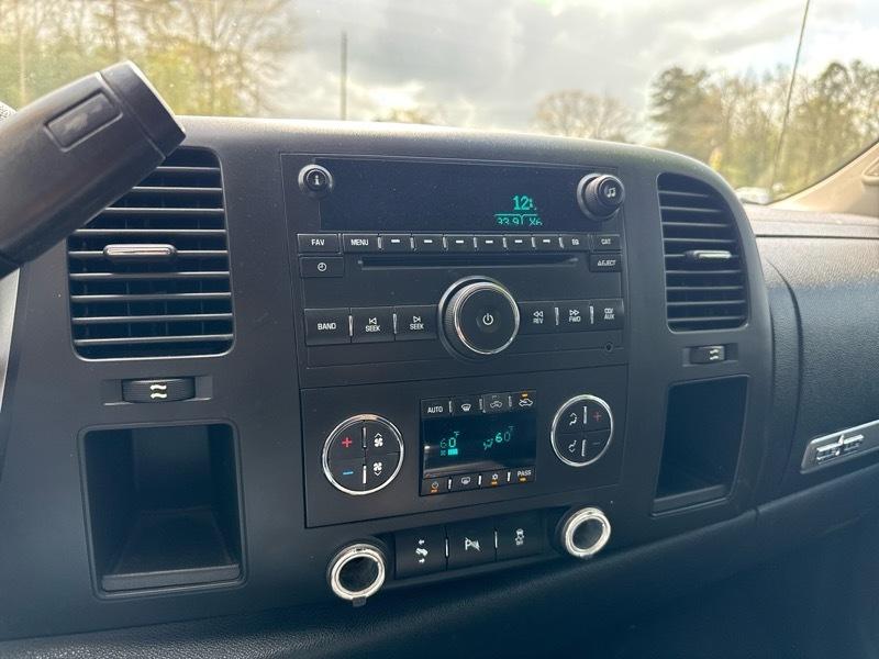 GMC Sierra 1500 SLE Crew Cab 2WD 2013