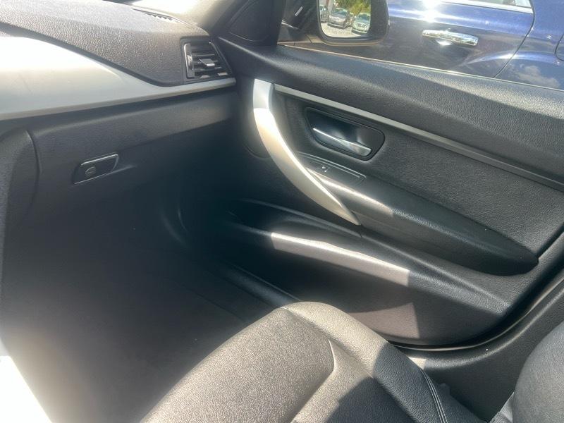 BMW 3-Series 320i Sedan 2016