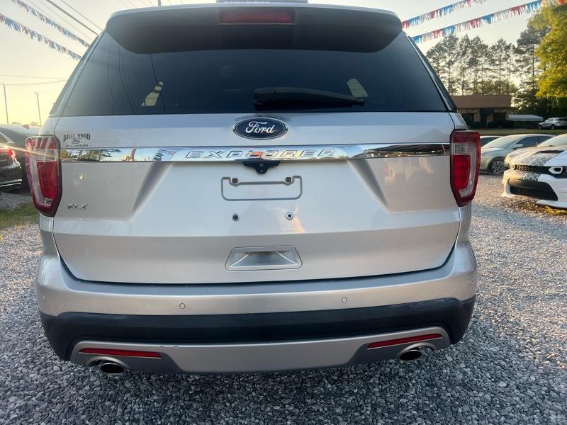 Ford Explorer 4dr XLT 2017