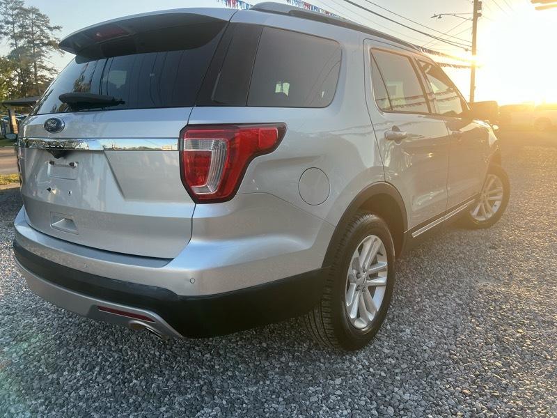 Ford Explorer 4dr XLT 2017