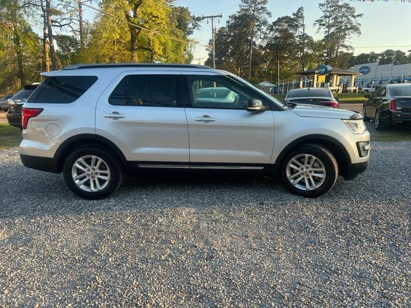 Ford Explorer 4dr XLT 2017