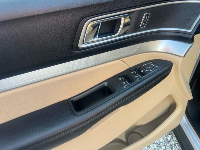 Ford Explorer 4dr XLT 2017