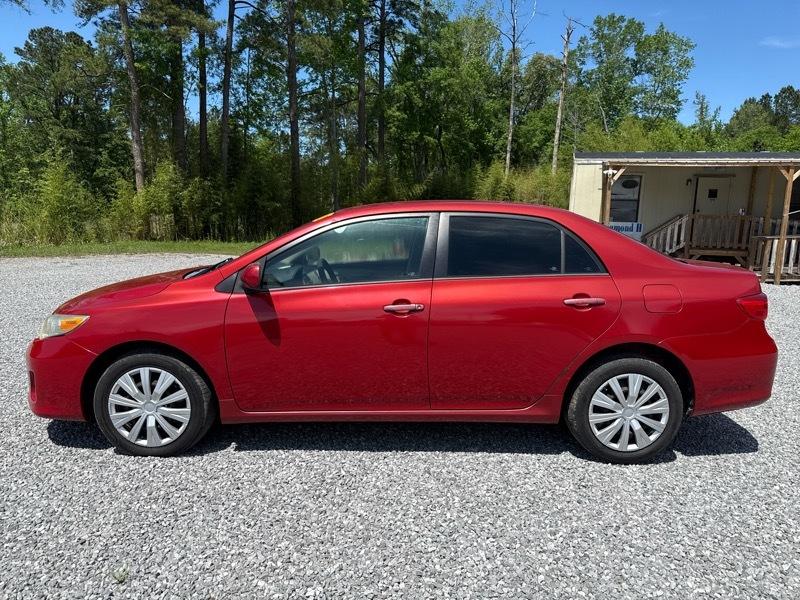 Toyota Corolla S 5-Speed MT 2012