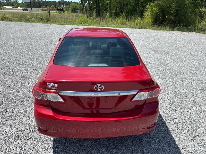 Toyota Corolla S 5-Speed MT 2012