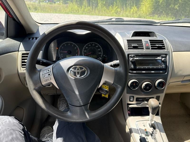 Toyota Corolla S 5-Speed MT 2012