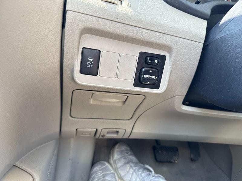 Toyota Corolla S 5-Speed MT 2012