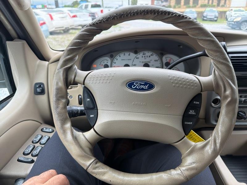 Ford Explorer Sport Trac XLS 2WD 2003