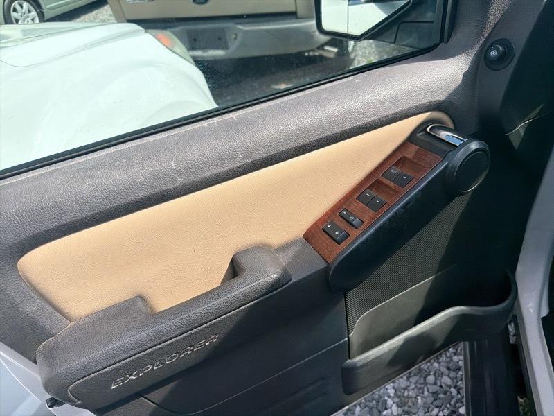 Ford Explorer Eddie Bauer 4WD 2010