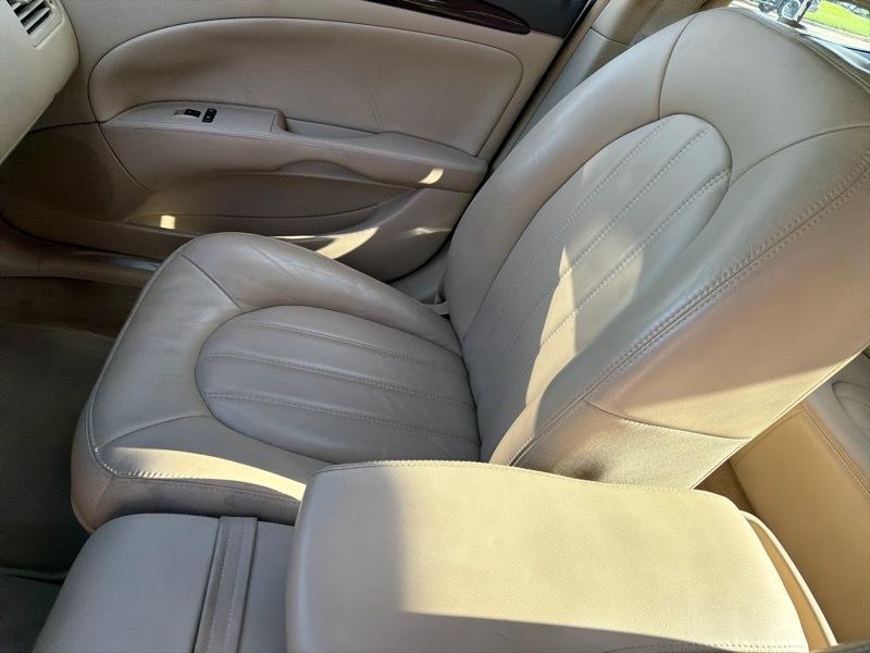 Buick Lucerne CXL 2011