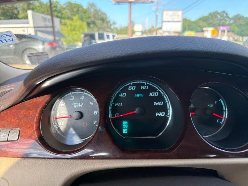 Buick Lucerne CXL 2011