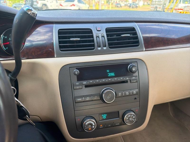 Buick Lucerne CXL 2011