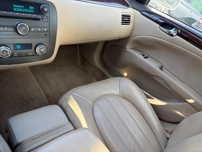Buick Lucerne CXL 2011