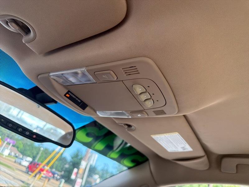 Buick Lucerne CXL 2011