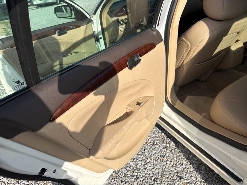 Buick Lucerne CXL 2011