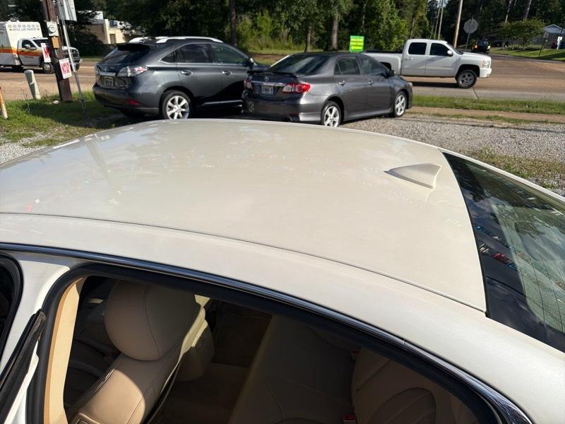 Buick Lucerne CXL 2011