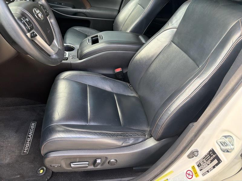 Toyota Highlander XLE FWD V6 2014