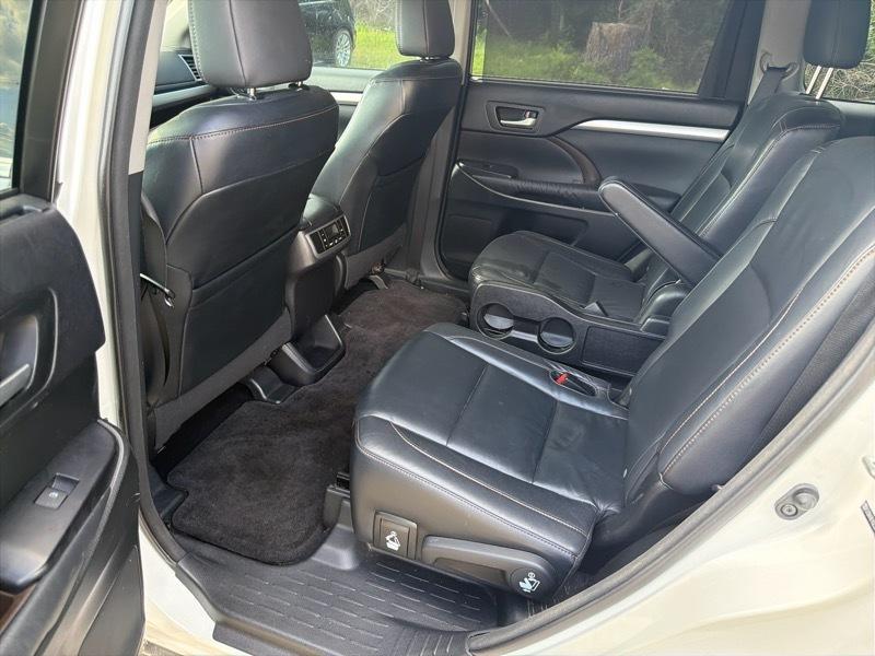 Toyota Highlander XLE FWD V6 2014