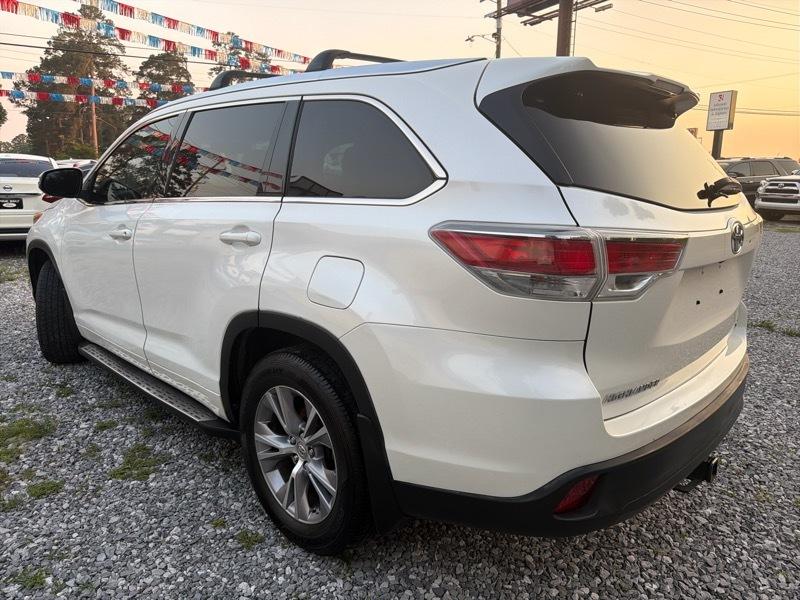 Toyota Highlander XLE FWD V6 2014