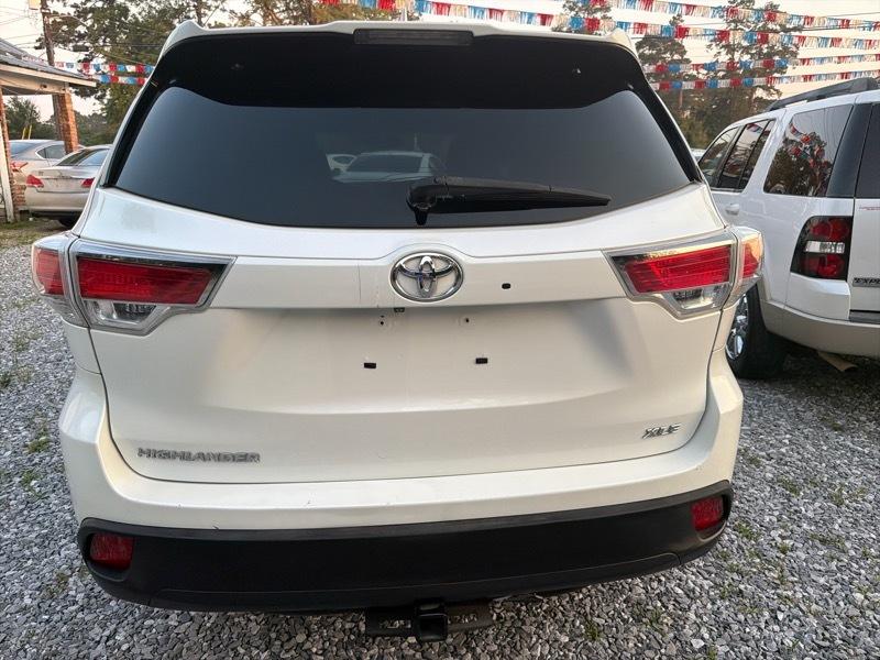 Toyota Highlander XLE FWD V6 2014