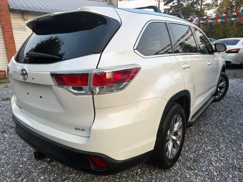 Toyota Highlander XLE FWD V6 2014