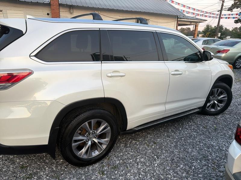 Toyota Highlander XLE FWD V6 2014