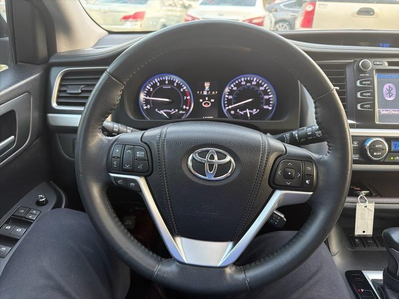 Toyota Highlander XLE FWD V6 2014