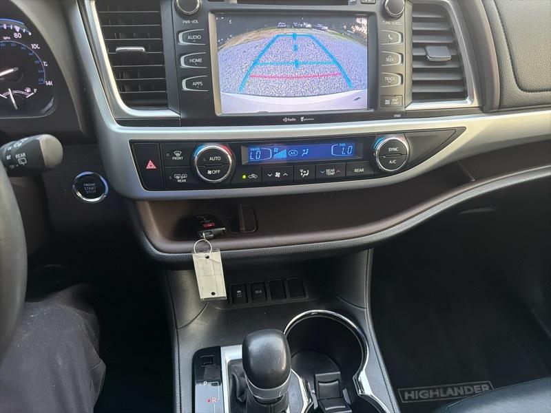 Toyota Highlander XLE FWD V6 2014