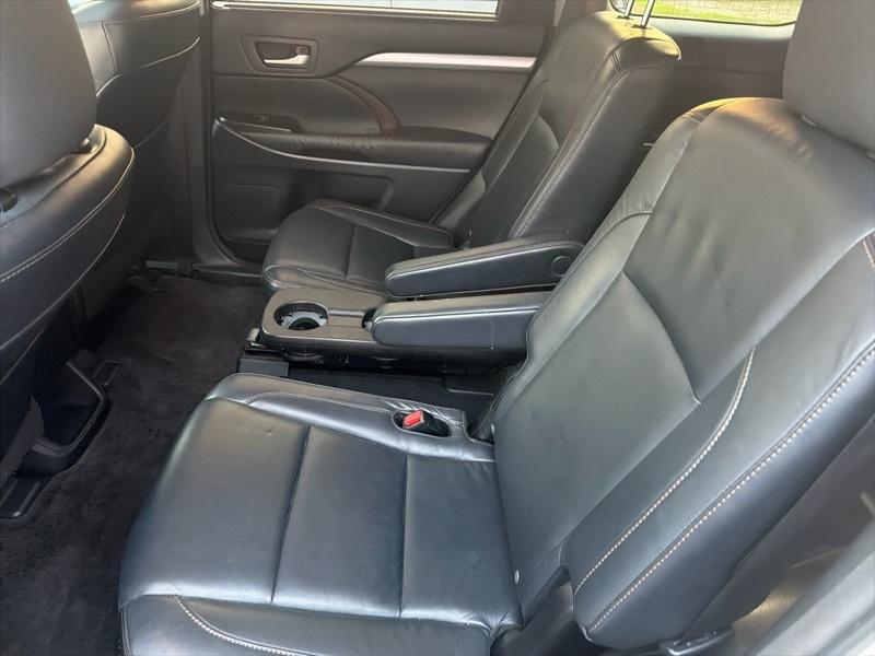 Toyota Highlander XLE FWD V6 2014