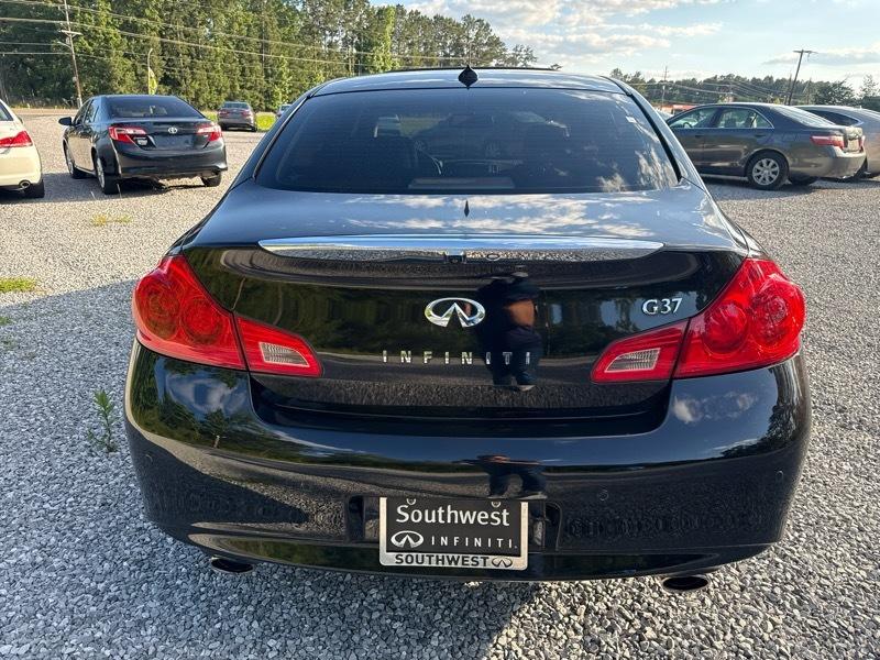 Infiniti G37 Journey 2012