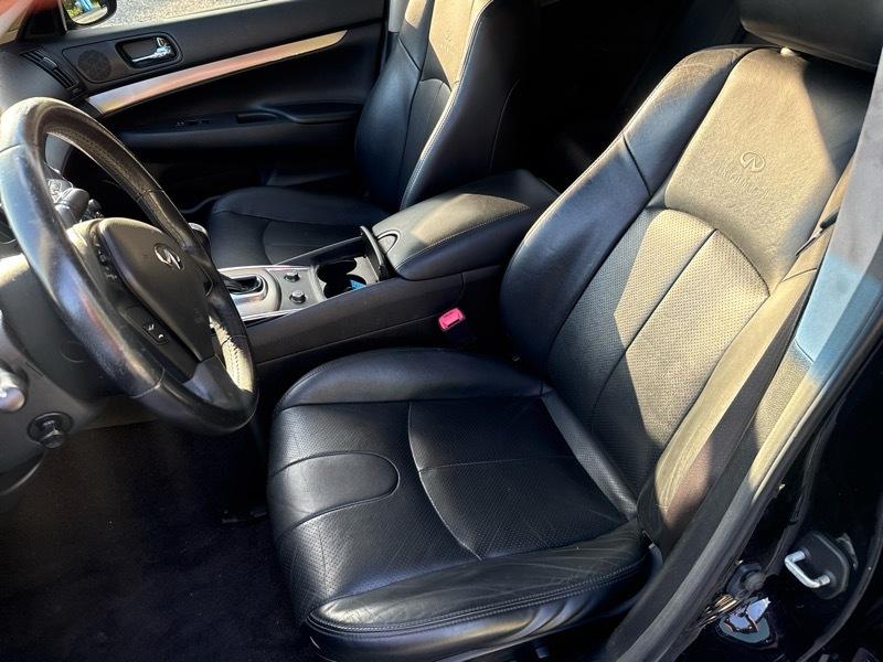 Infiniti G37 Journey 2012