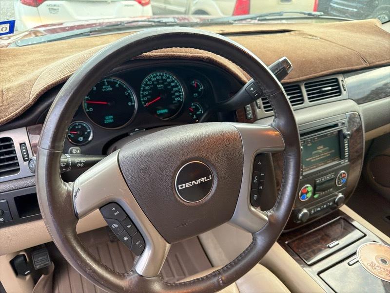 GMC Yukon Denali 2WD 2008