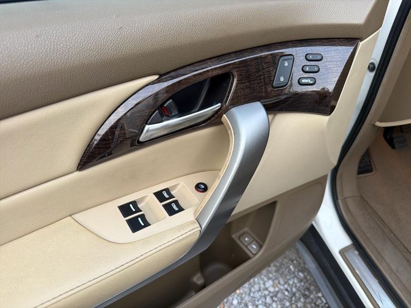 Acura MDX 6-Spd AT w/Tech Package 2012
