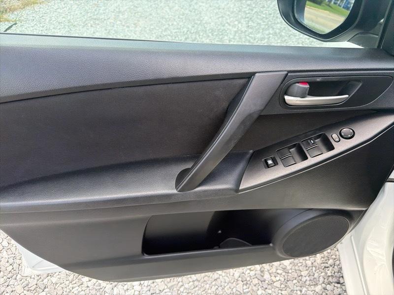 Mazda MAZDA3 i SV AT 4-Door 2013