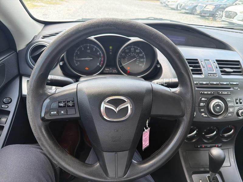 Mazda MAZDA3 i SV AT 4-Door 2013