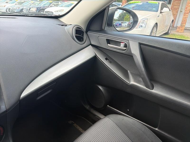 Mazda MAZDA3 i SV AT 4-Door 2013