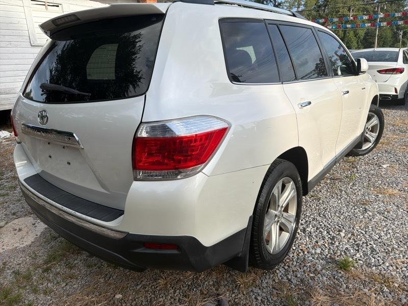 Toyota Highlander Limited 2WD 2012
