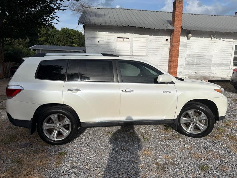 Toyota Highlander Limited 2WD 2012