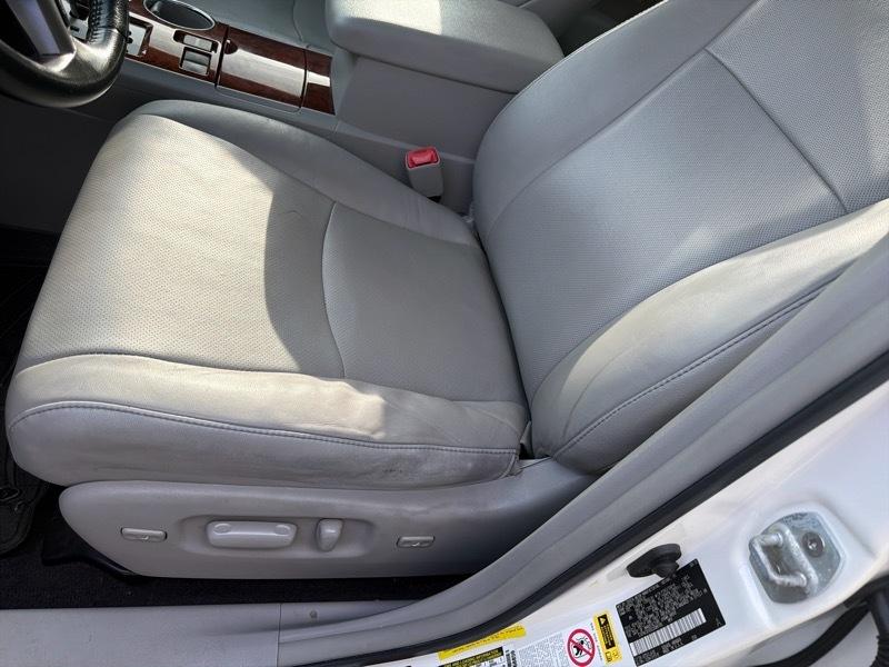 Toyota Highlander Limited 2WD 2012