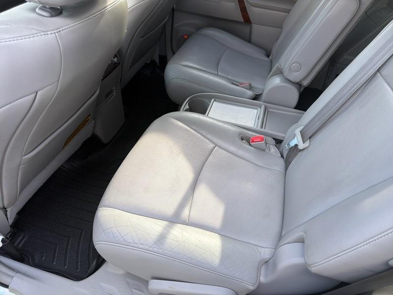 Toyota Highlander Limited 2WD 2012